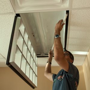 fluorescent t8 tube removal